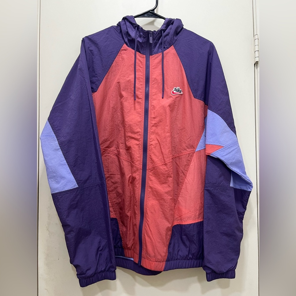 Nike Windbreaker Zip Jacket; multicolor in size medium